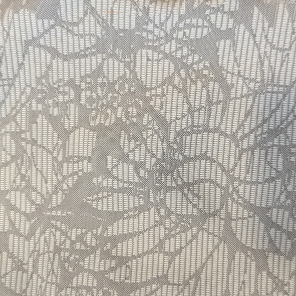 Fabletics patterned Capri pants. - Picture 3 of 4